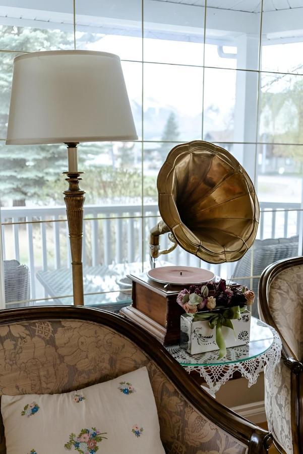 Lady Macdonald Country Inn