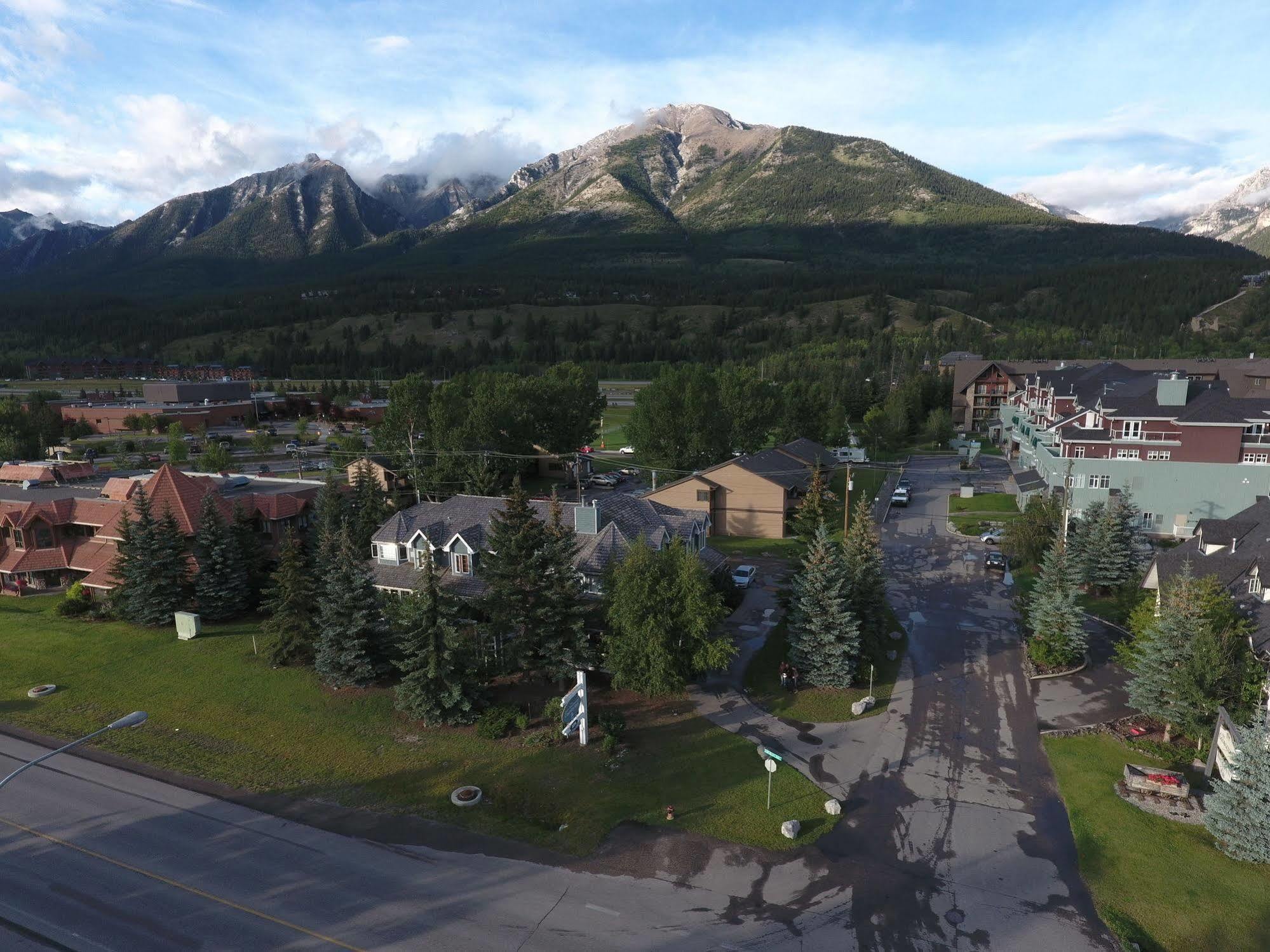 Lady Macdonald Country Canmore