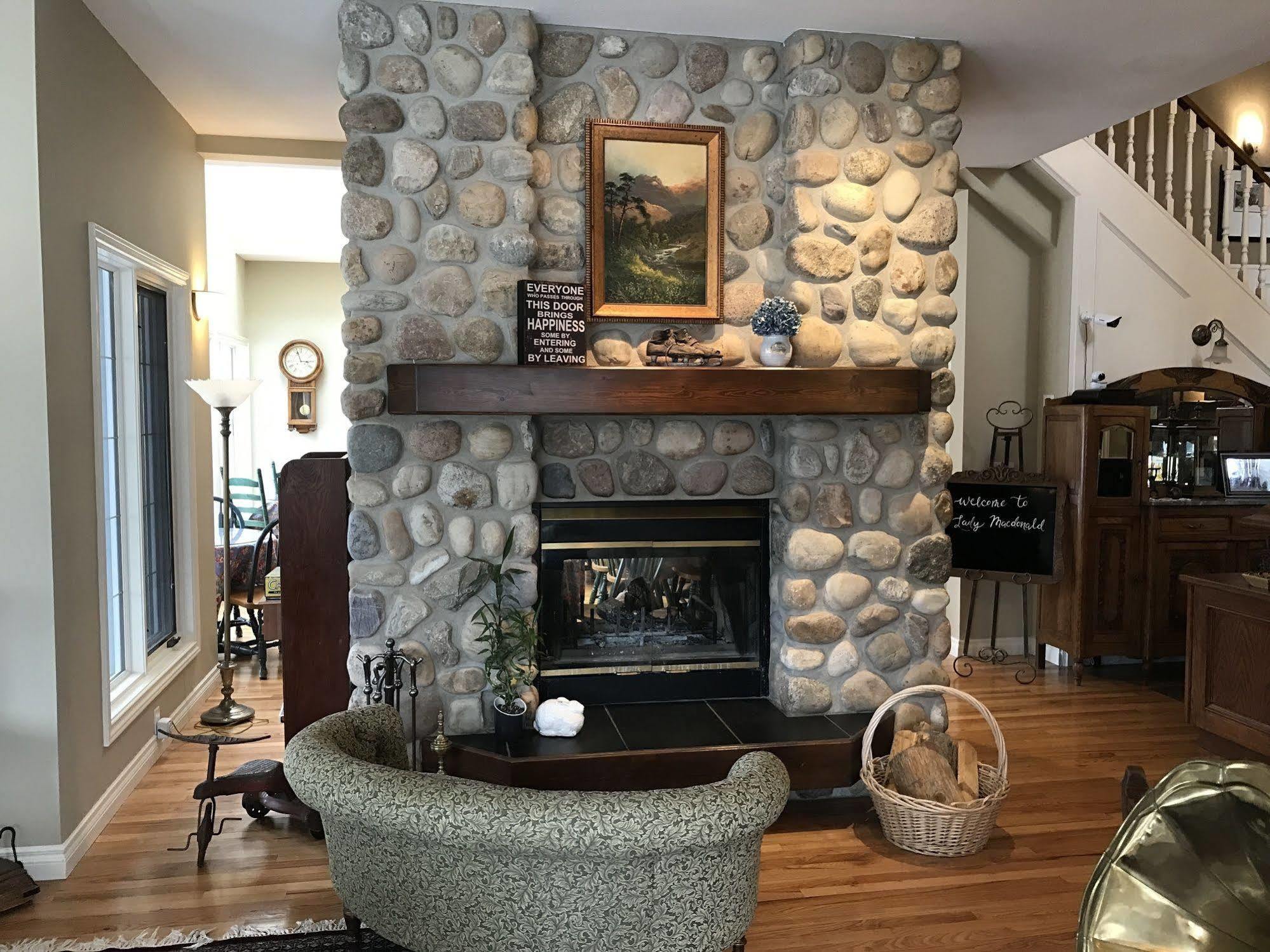 Inn Lady Macdonald Country Canmore